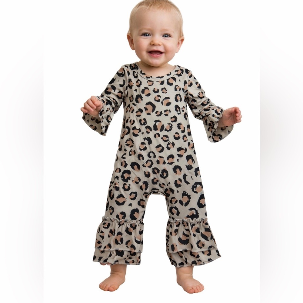 Boutique Clover cottage collection. Leopard Print Ruffle Sleeve Jumpsuit. 0-6mon